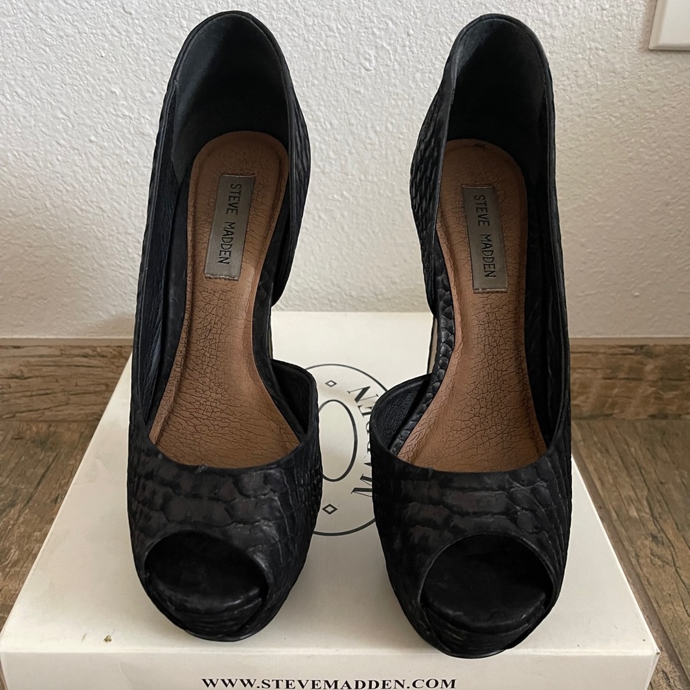 Steve Madden / Black Snake Print Heels / Krona - S